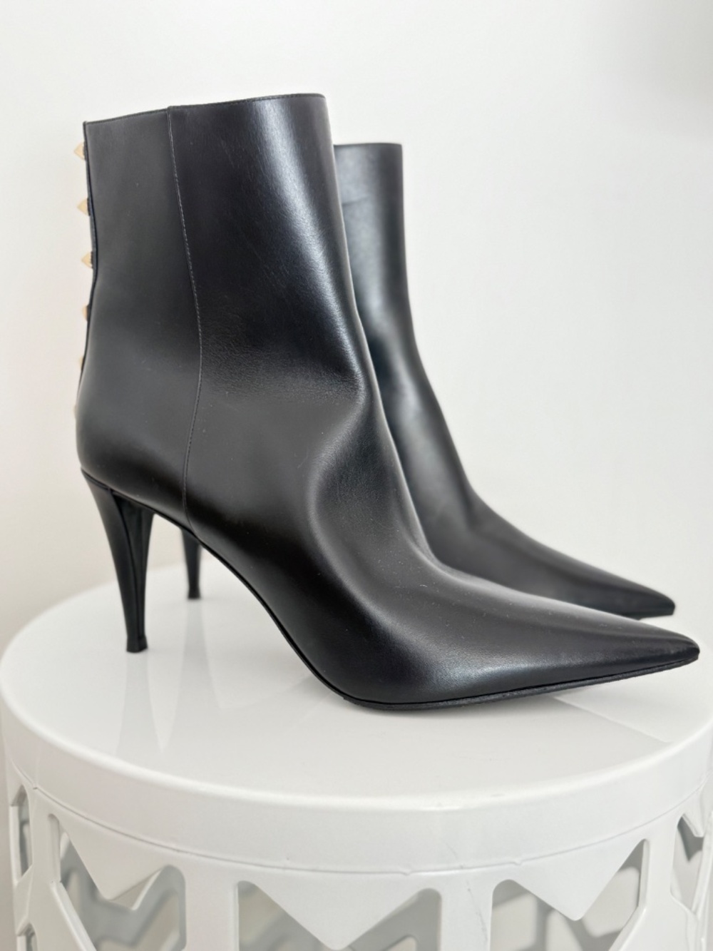Valentino Garavani Rockstud Black Calfskin Leather Ankle Boot - Picture 5 of 9